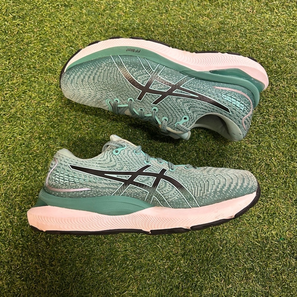 Asics Gel-Cumulus 24 Sage Oasis Green Running Shoes Womens 7 Wide 1012B205
